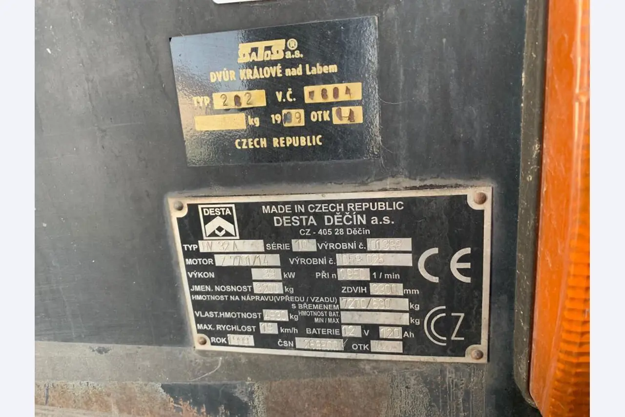 Kovoobrábecí stroje a pracovní obuv-4